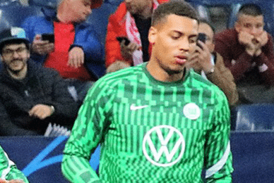 German footballer prays with opponents after World Cup win