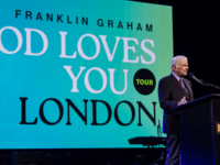 Franklin Graham shares God’s message of ‘hope and forgiveness’ with 17,000