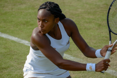 Tennis star kneels in prayer after winning US Open