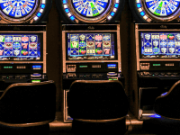 Tackle dangerous FOBTs, MPs urge Govt